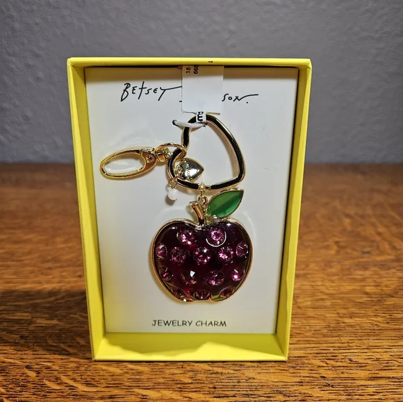 Betsey Johnson Apple Keychain Bagcharm NIB - Picture 2 of 9